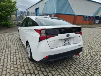 Used Toyota Prius 122 HP (89 kW) 2020 White Hatchback