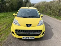 Second-hand Peugeot 107 68 CP (50 kW) 2009 Galben Hatchback
