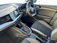 Begagnad Audi A1 Black Edition 2025 Grön SUV