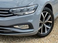 Used VW Passat SEL 150 HP (110 kW) 2023 Grey Estate