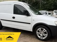 Used Vauxhall Combo 75 HP (55 kW) 2007 White MPV