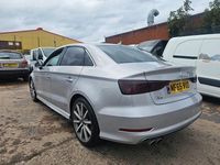 Usado Audi A3 S-Line 150 HP (110 kW) 2015 Cinzento Sedan