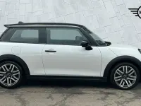 Used Mini Cooper S Hatch 201 HP (147 kW) 2024 White Hatchback