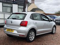 Usado VW Polo SE 75 HP (55 kW) 2015 Prateado Citadino