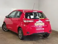 Used Toyota Yaris 100 HP (73 kW) 2020 Red Hatchback