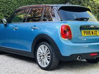 Begagnad Mini Cooper Hatch 136 HK (100 kW) 2017 Halvkombi