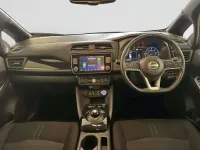 Begagnad Nissan Leaf N-Connecta 110 kW (150 HK) 2023 Blå Halvkombi