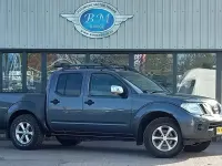 Begagnad Nissan Navara Tekna 2011 Grå Pickup