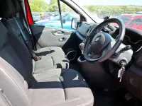 Begagnad Renault Trafic 2020 Röd Minibuss