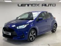 Usado Toyota Yaris Hybrid Design 2024 Azul Citadino