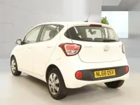 Used Hyundai i10 SE 67 HP (49 kW) 2018 White Hatchback