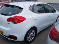 Begagnad Kia Ceed 2013 Vit Halvkombi