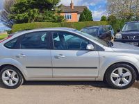 Used Ford Focus Zetec 115 HP (84 kW) 2005 Silver Hatchback