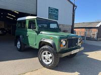 Usado Land Rover Defender 90 HP (66 kW) 1997 Verde