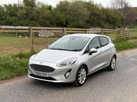 Usado Ford Fiesta Titanium 100 HP (73 kW) 2018 Prateado Citadino