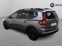 Used Dacia Jogger Extreme 141 HP (103 kW) 2025 Grey MPV