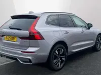 Usado Volvo XC60 Plus 345 CV (253 kW) 2025 Plateado SUV