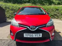 Used Toyota Yaris Design 99 HP (72 kW) 2016 Red Hatchback
