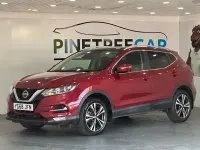 Used Nissan Qashqai N-Connecta 115 HP (84 kW) 2018 Red SUV