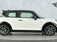 New Mini Cooper Hatch 113 kW (154 HP) 2025 White Hatchback
