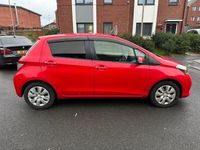 Used Toyota Yaris 2011 Red Hatchback
