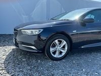 Second-hand Vauxhall Insignia Design Edition 165 CP (121 kW) 2018 Albastru Hatchback