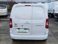 Used Toyota Proace Design 100 HP (73 kW) 2022 White MPV