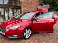 Used Ford Focus Zetec 123 HP (90 kW) 2016 Red Hatchback