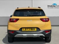 Used Kia Stonic 99 HP (72 kW) 2023 Yellow SUV