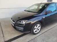 Begagnad Ford Focus Zetec 115 HK (84 kW) 2008 Svart Halvkombi