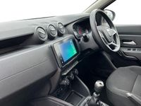 Used Dacia Duster Comfort 90 HP (66 kW) 2022 White SUV