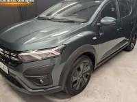 Begagnad Dacia Sandero Expression 91 HK (66 kW) 2024 Grön Halvkombi