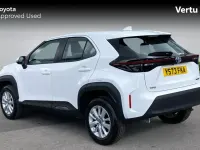 Used Toyota Yaris Hybrid 116 HP (85 kW) 2024 Pure white Estate