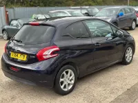 Gebraucht Peugeot 208 Style 82 PS (60 kW) 2014 Blau Kleinwagen