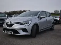 Used Renault Clio V Iconic 90 HP (66 kW) 2021 Silver Hatchback