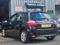 Used Toyota Auris 101 HP (74 kW) 2012 Black Hatchback