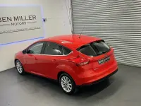 Used Ford Focus Titanium 120 HP (88 kW) 2015 Red Hatchback