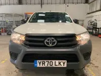 Usado Toyota HiLux Active 148 CV (108 kW) 2020 Blanco Pickup/Camioneta