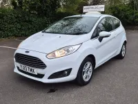 Używany Ford Fiesta Zetec 95 KM (69 kW) 2013 Biały Hatchback