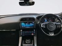 Second-hand Jaguar F-Pace R-Sport 180 CP (132 kW) 2019 Albastru SUV