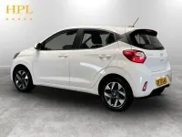 Used Hyundai i10 Advanced 67 HP (49 kW) 2024 White Hatchback