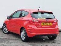 Used Ford Fiesta Zetec 85 HP (62 kW) 2019 Red Hatchback