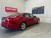 Begagnad Jaguar XF Portfolio 180 HK (132 kW) 2016 Röd Sedan