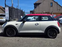 Używany Mini Cooper Hatch 136 KM (100 kW) 2015 Biały Hatchback