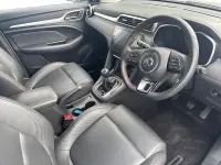 Używany MG ZS Exclusive 106 KM (77 kW) 2023 Srebrny SUV