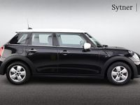 Usado Mini Cooper Classic 134 HP (98 kW) 2024 Preto Citadino