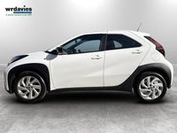 Used Toyota Aygo X PURE 72 HP (52 kW) 2023 Pure white SUV