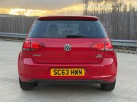 Used VW Golf VII SE 105 HP (77 kW) 2014 Red Hatchback