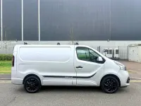 Używany Renault Trafic 125 KM (91 kW) 2019 Srebrny Minivan