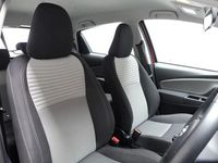 Used Toyota Yaris 111 HP (81 kW) 2017 Red Hatchback